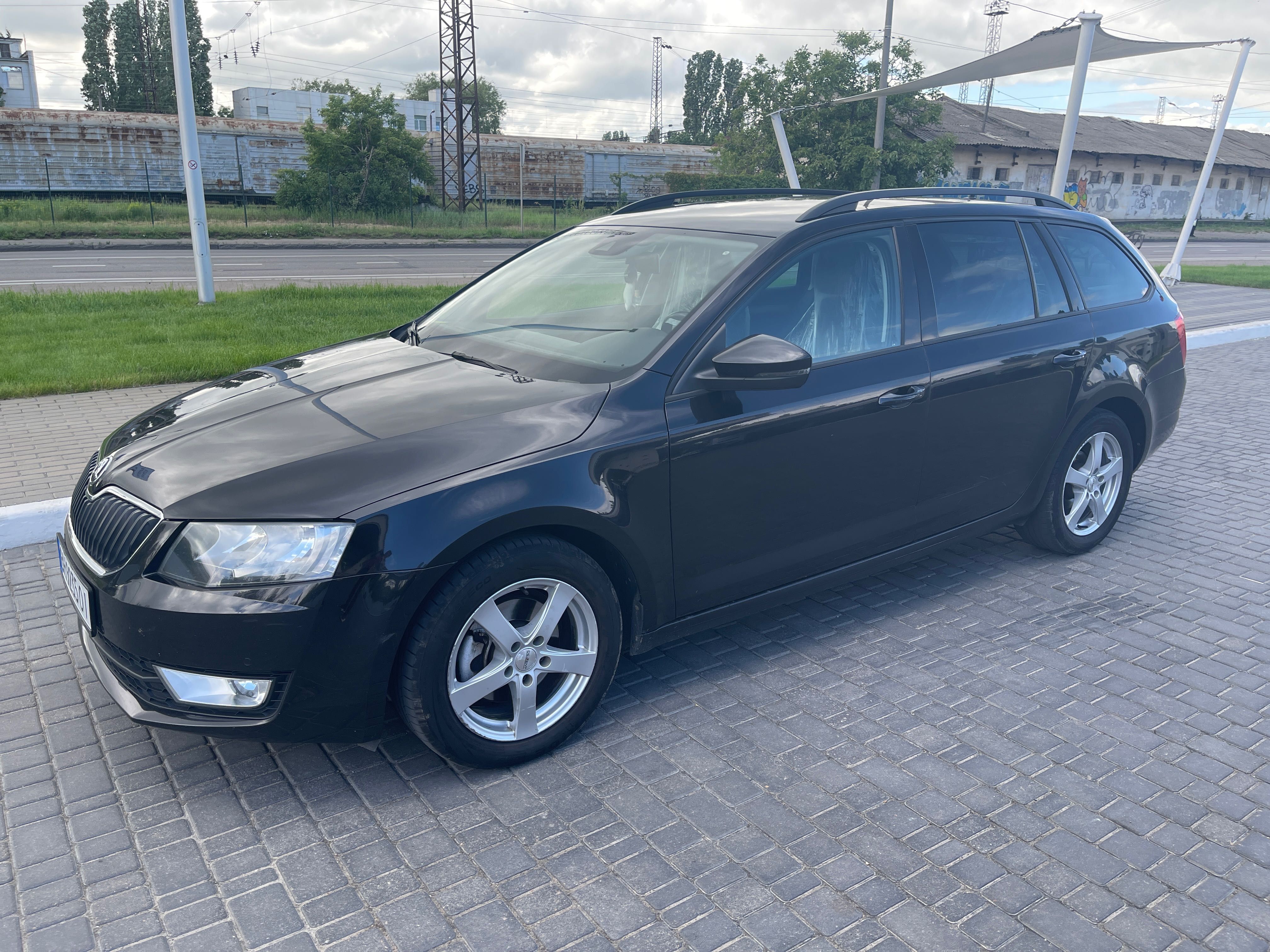 Skoda Octavia A7 universal 2.0 diesel automate