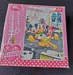 Niespodzianka  Gratis   Puzzle Minnie i przyjaciele  260 czesci. Super