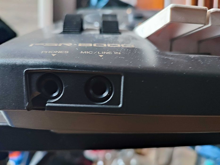 Yamaha PSR 8000.