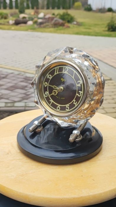 ZEGAR  mechaniczny  "MAJAK" ZSRR 1975. Sprawny.