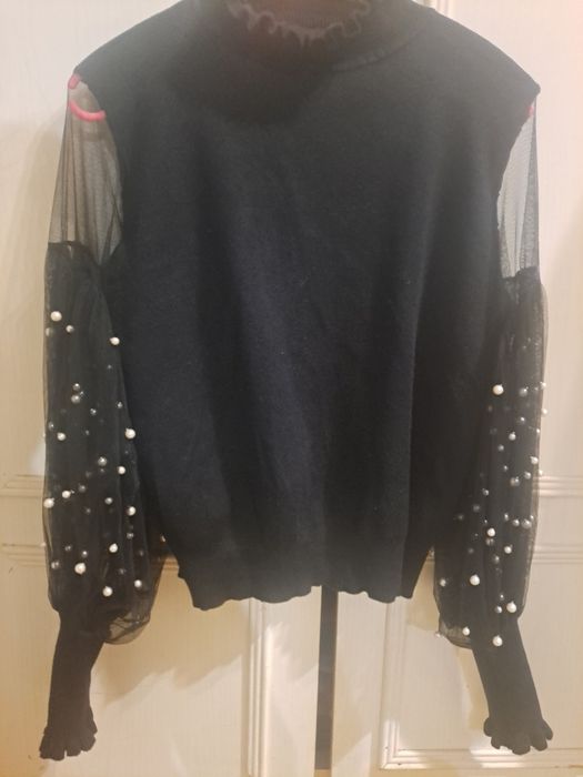 Продам кофтинку нарядну