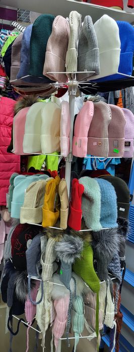 Нові зимові шапки і комплекти з бафом / шарфом на дівчат розпродаж