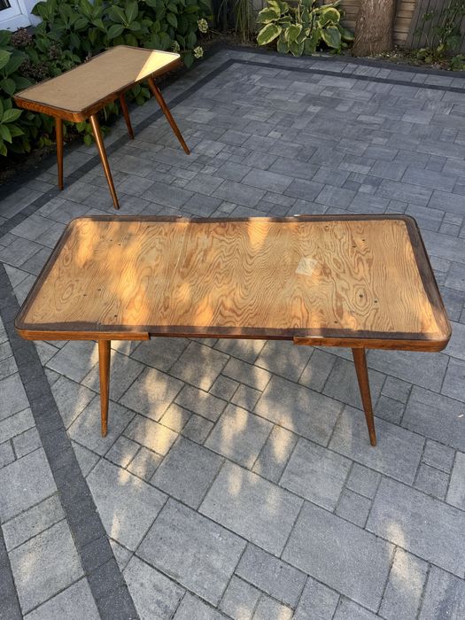 Stolik z czarnym szklanym blatem.Jiroutek.Czechoslowacja.