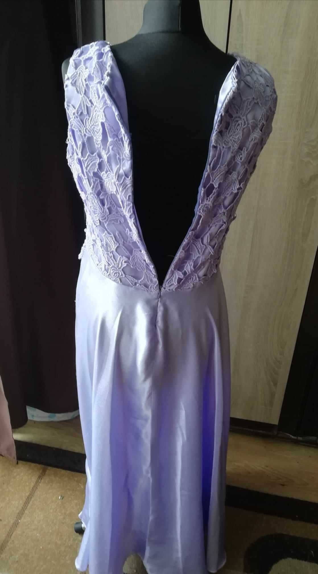 Elegancka wizytowa sukienka z żakiecikiem.