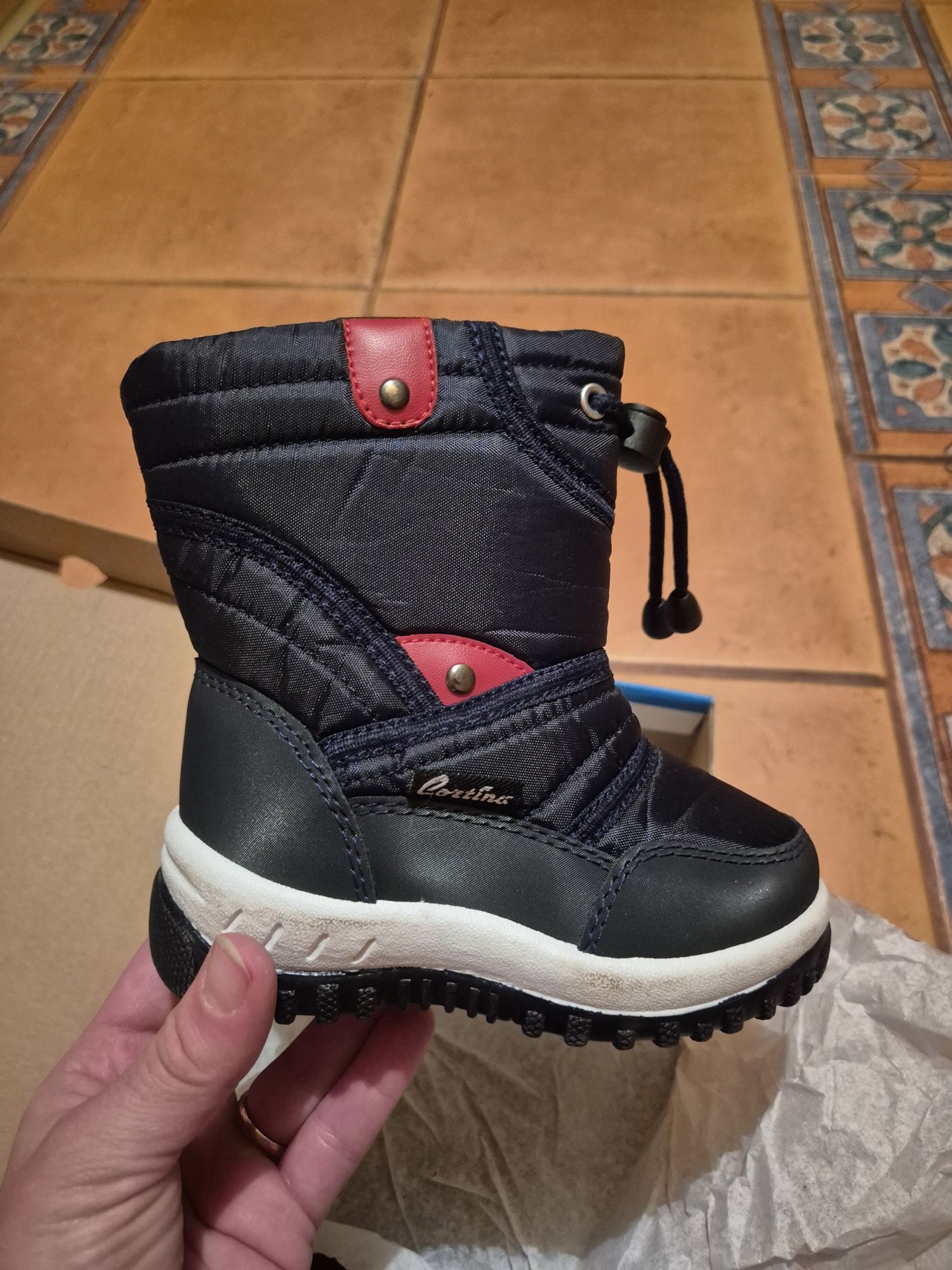 Buty dziecięce, śniegowce r.23