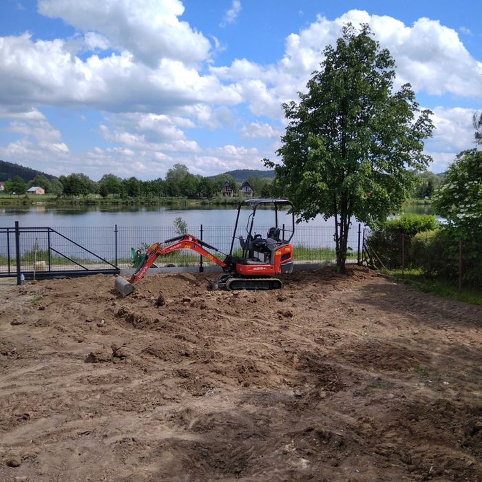 Zakładanie trawników, glebogryzarka separacyjna, walec, równiarka,