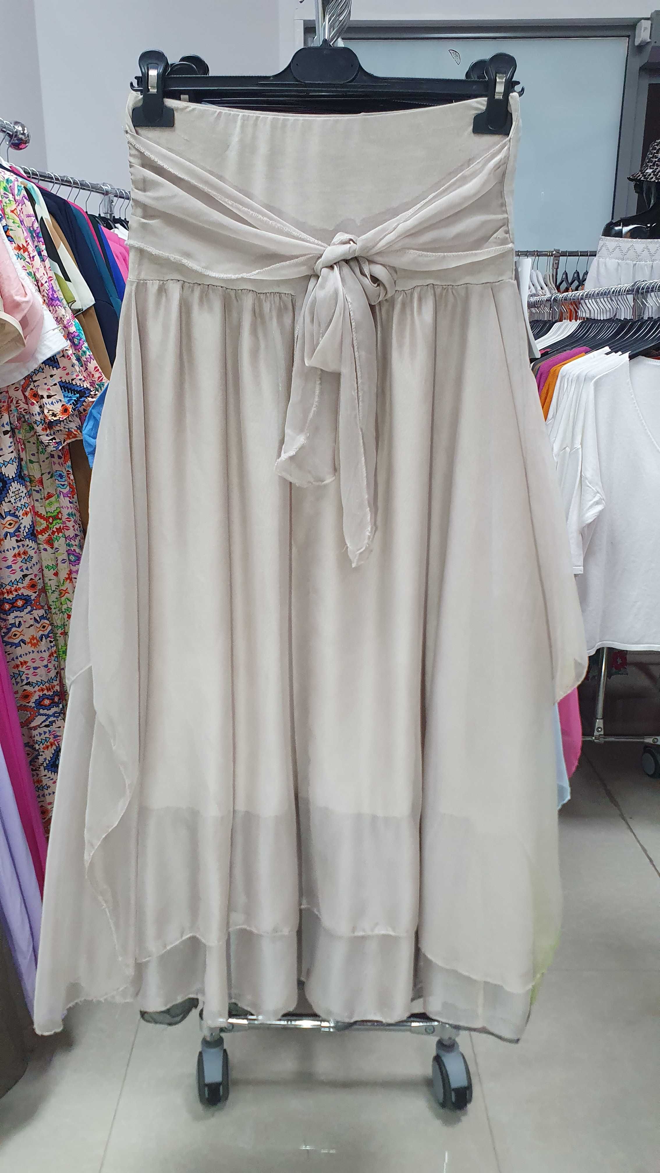 Cudowna Spódnica z 100% Poliestru - Moda i Elegancja w Jednym!