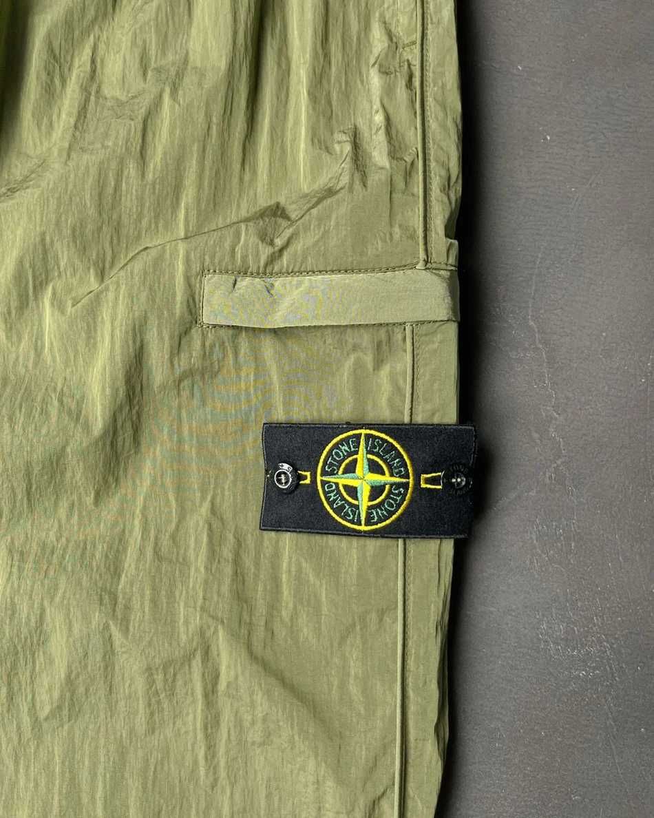 Штани STONE ISLAND 22SS 31021 Nylon Metal Pants Olive