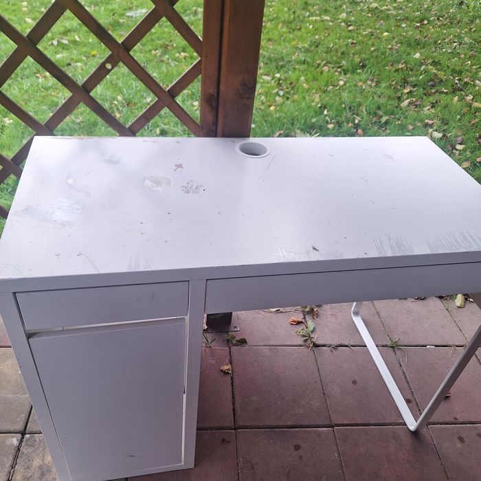 Biurko ikeaz szufladami i szafką