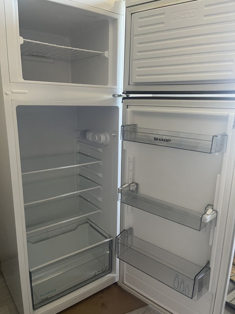 Sprzedam lodówkę SHARP 140cm