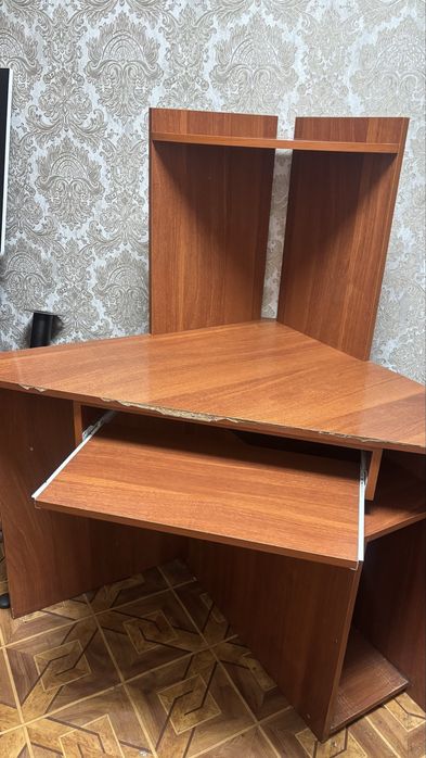 Продам стіл в гарному стані