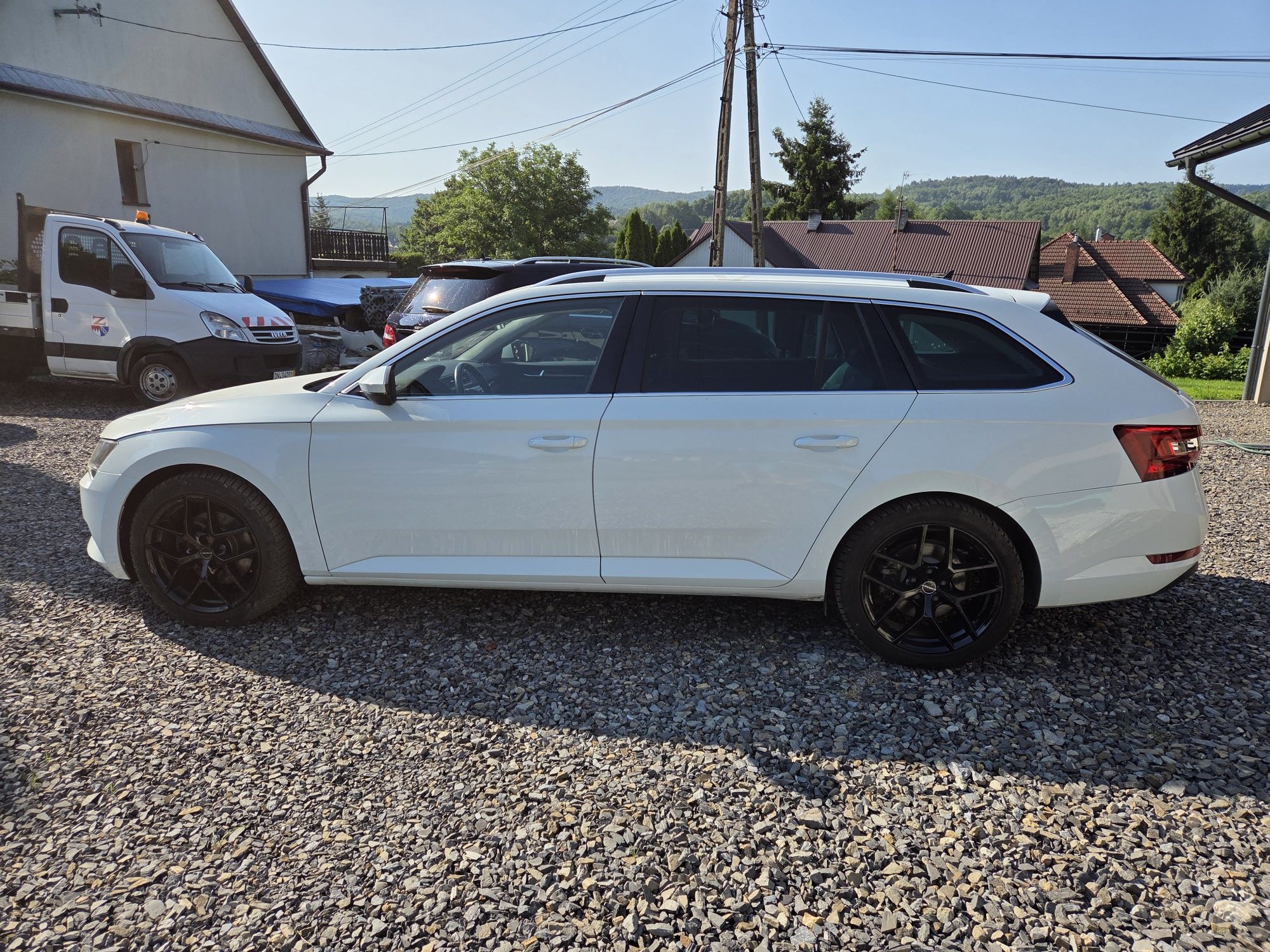 Skoda Superb 3V Kombi L&K 4x4 webasto