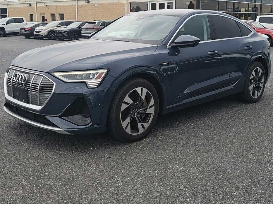 Audi e-tron Quattro S-Line      2022