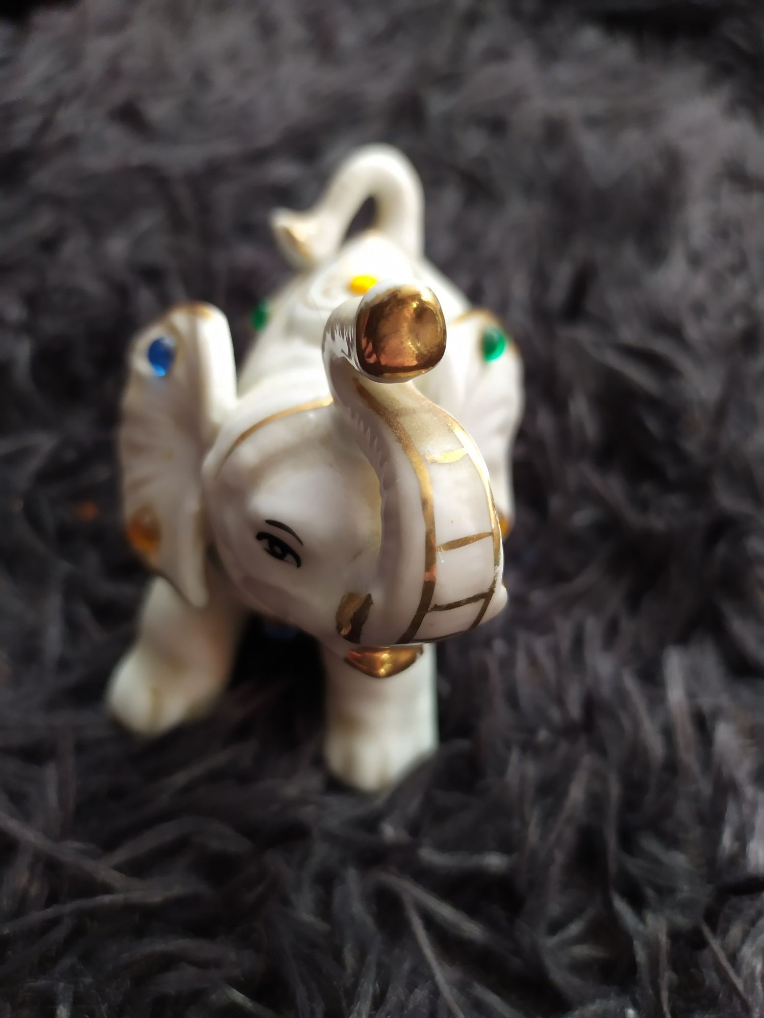 Porcelanowy słoń słonik porcelana ozdoba