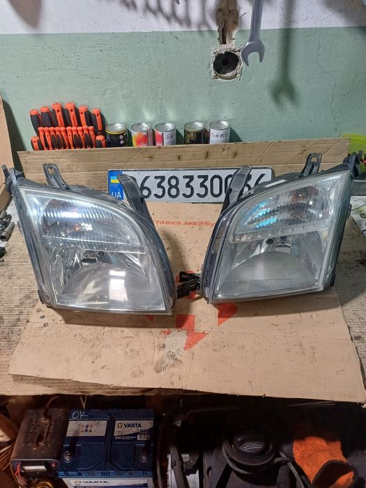 Ford Fusion 02-05r передні фари світло оптика оригінал