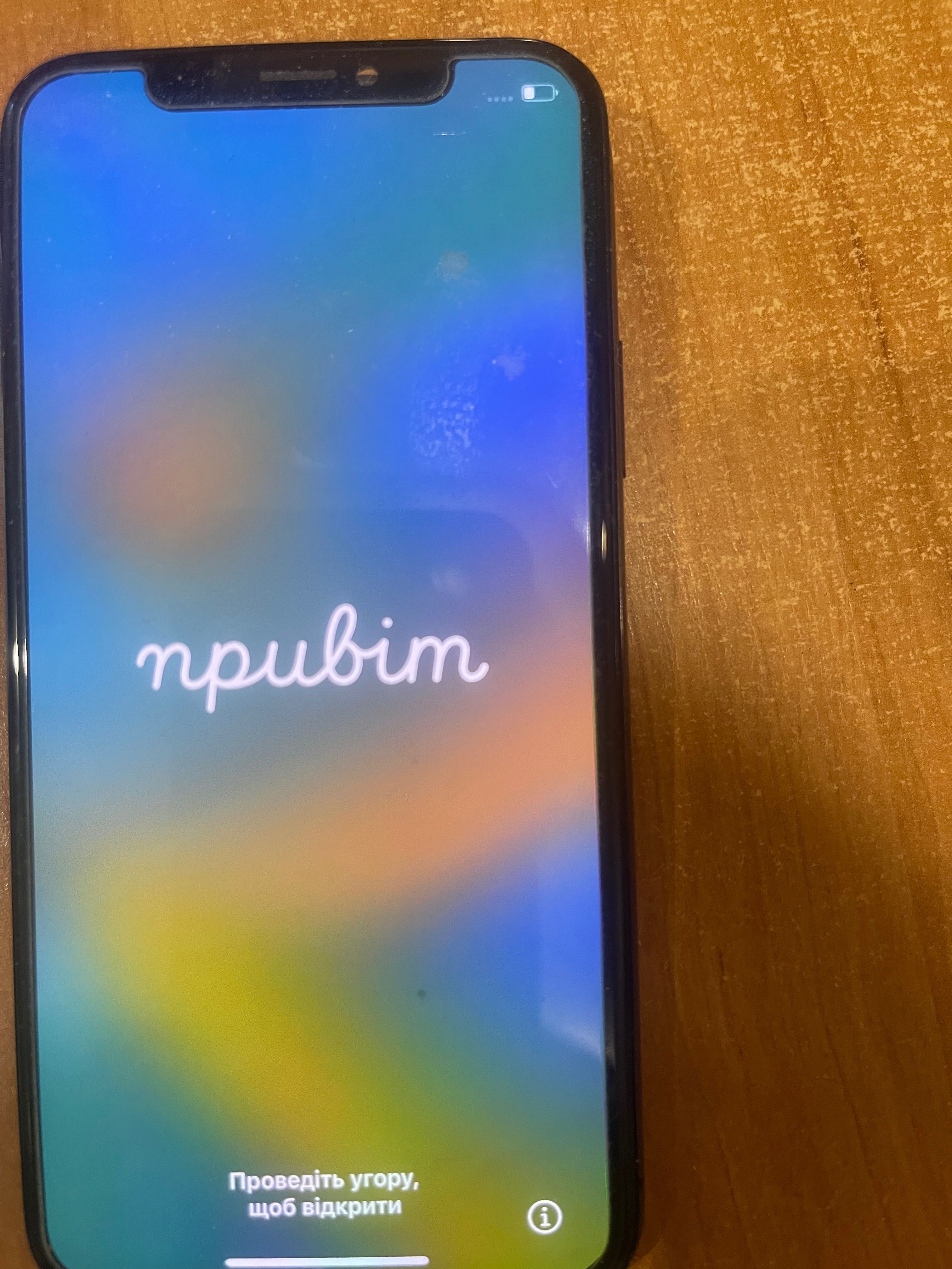 iPhone X працює, але екран відклеївся