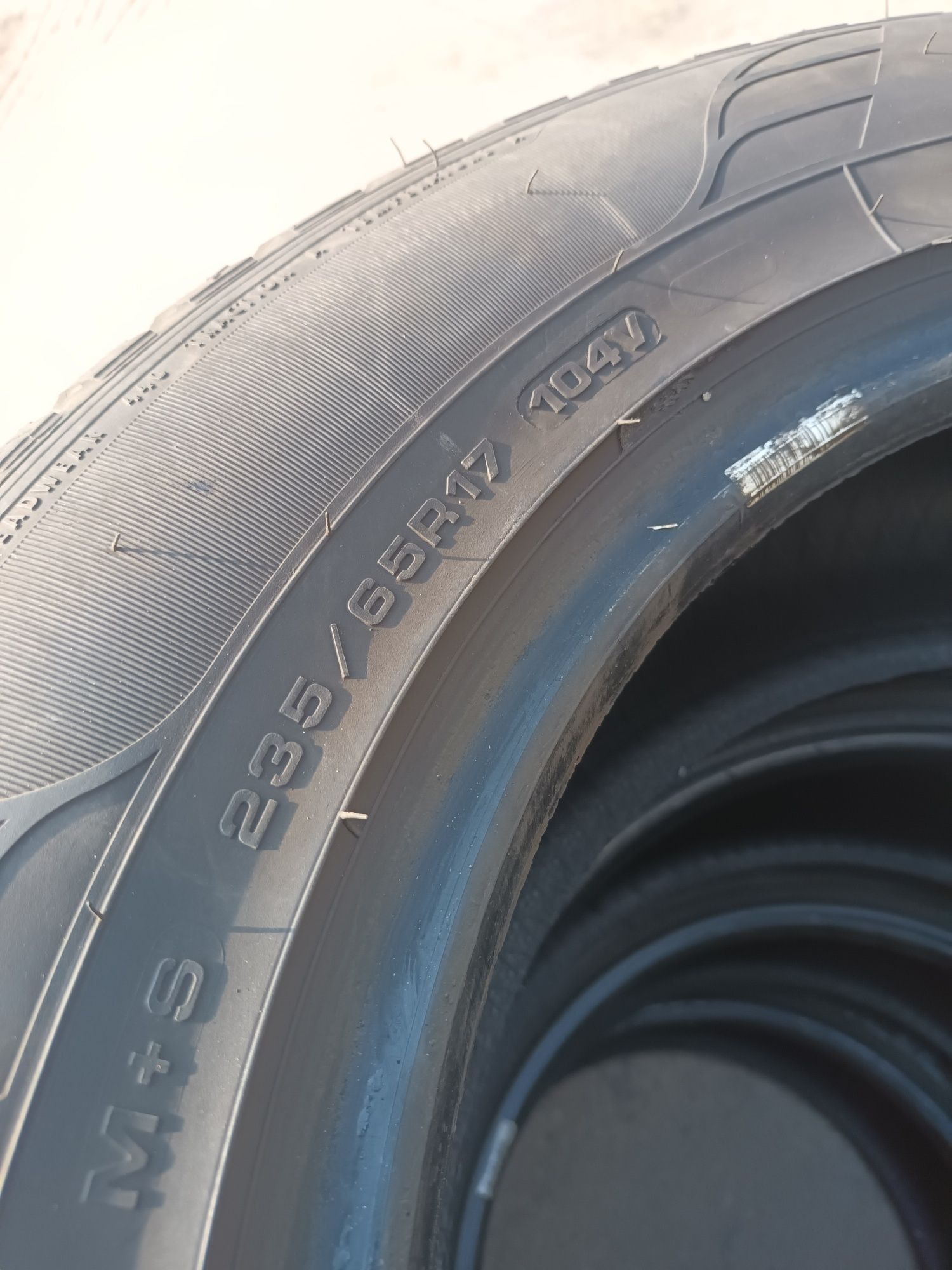 4 x Goodyear efficientgrip 235/65 R17 104V 4x4 SUV