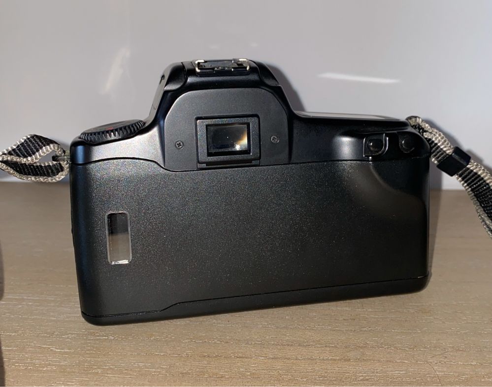 Canon EOS 1000F N