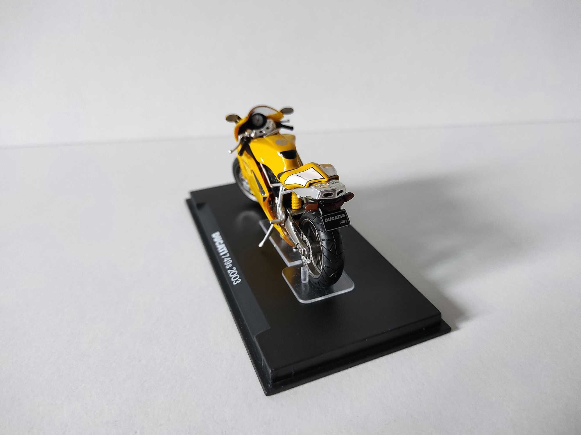 Ducati 749s 2003 Motor Motocykl 1:24