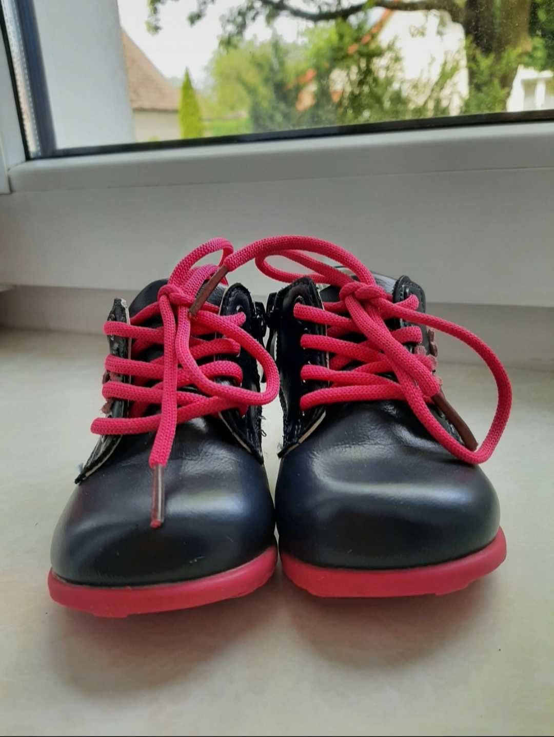 Granatowe buty dziewczęce r 19