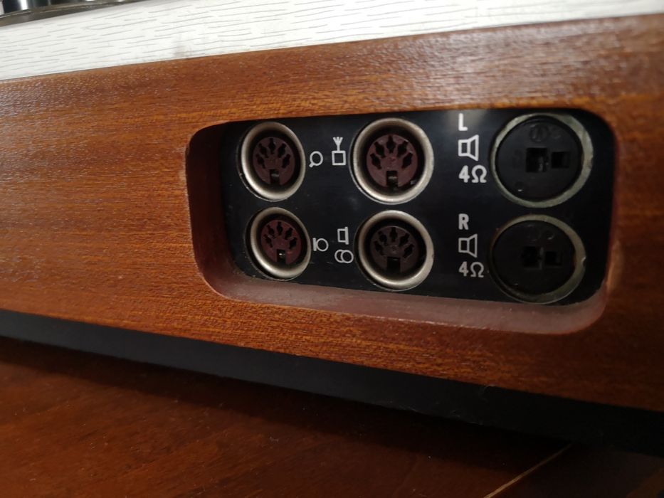 Sprzedam magnetofon szpulowy Tesla