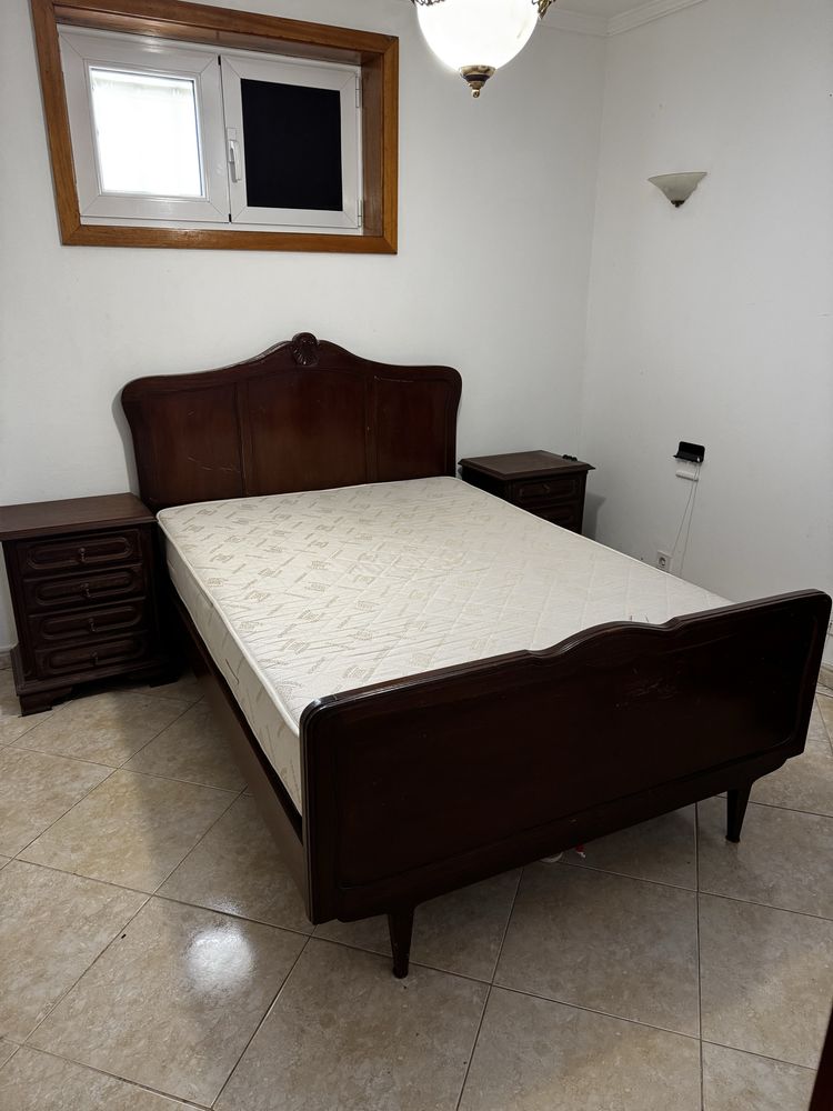 Cama de casal com colchão