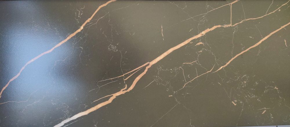 Плитка керамическая.