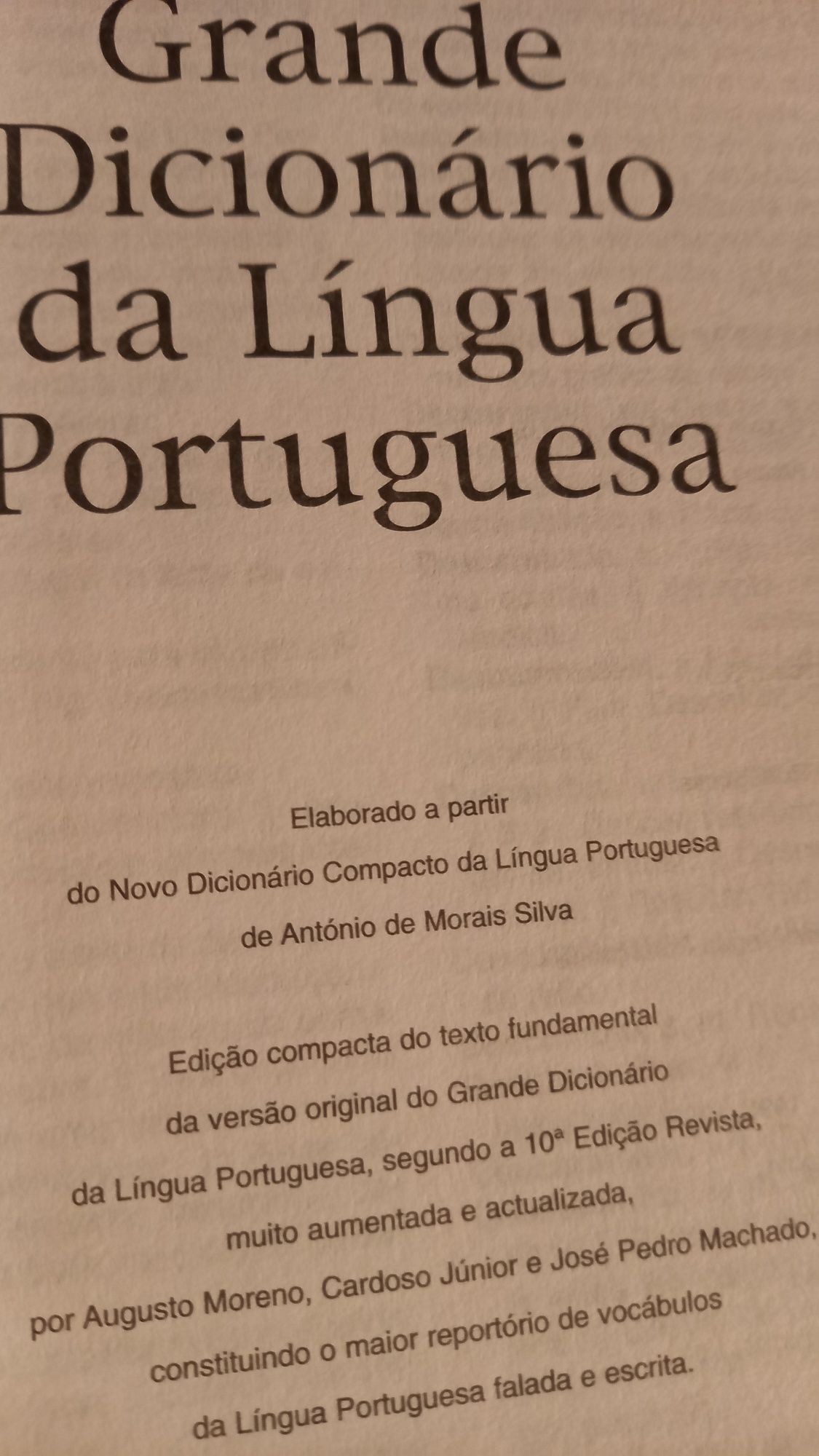 Vendo Grande Dicionário da Língua  Portuguesa  muito barato