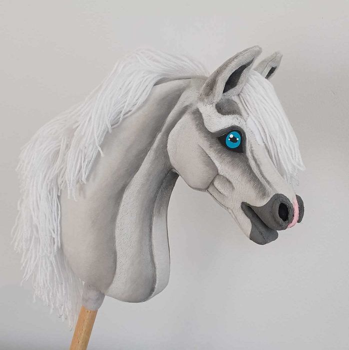 Siwy jasny konik Hobby Horse A4 + sprzęt