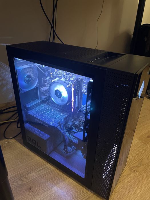 Komputer OMEN + mysz klawiatura sluchawki monitor