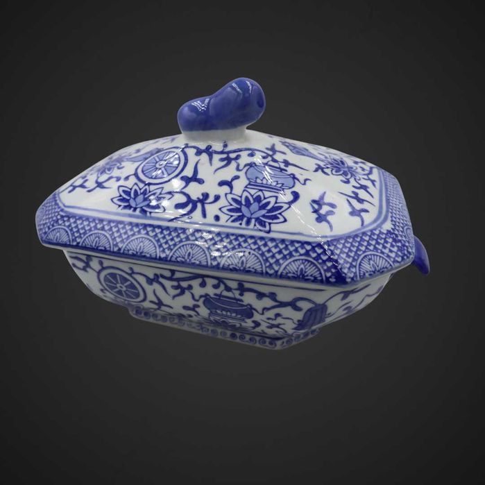 Pojemnik ceramiczny w stylu dynastii Ming b5/101961