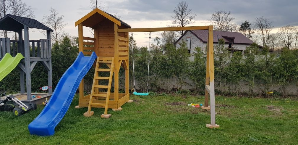 Plac zabaw dla dzieci huśtawka slizg zjeżdżalnia