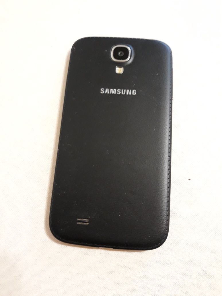Смартфон Samsung Galaxy S4 GT-19500