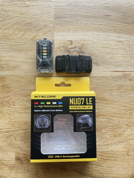 Міні сигнальний EDC ліхтар Nitecore NU07 LE 11 режимів IP66