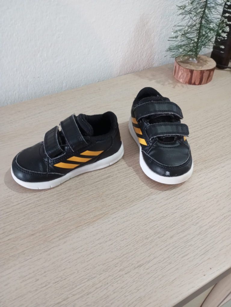 Ténis Adidas Tamanho 21