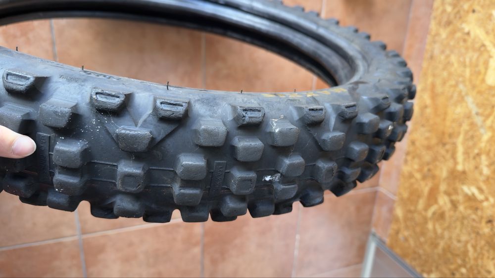 Vendo pneus frente Maxxis cross SX com Risemousse