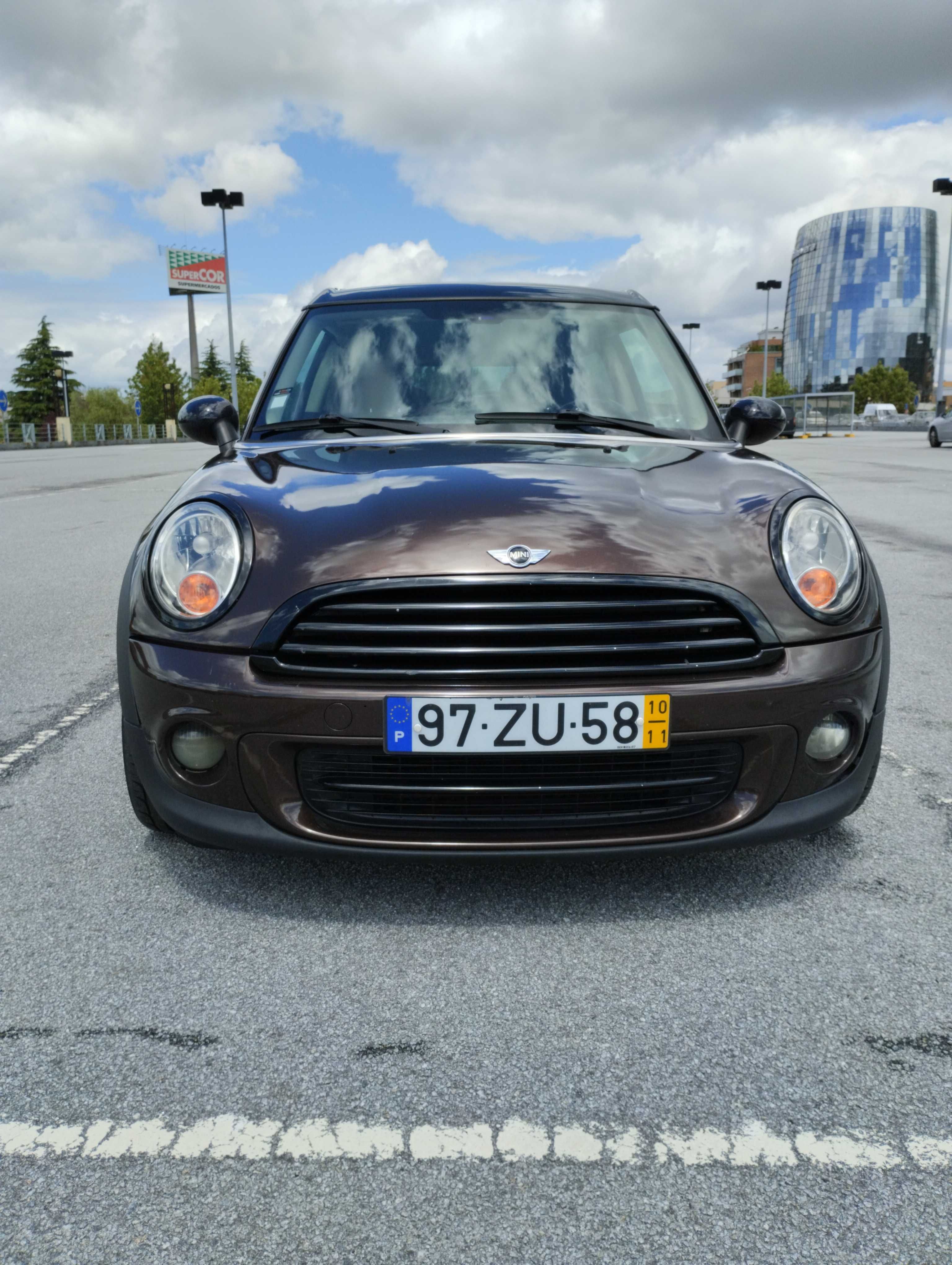 Mini Cooper D Clubman bom estado