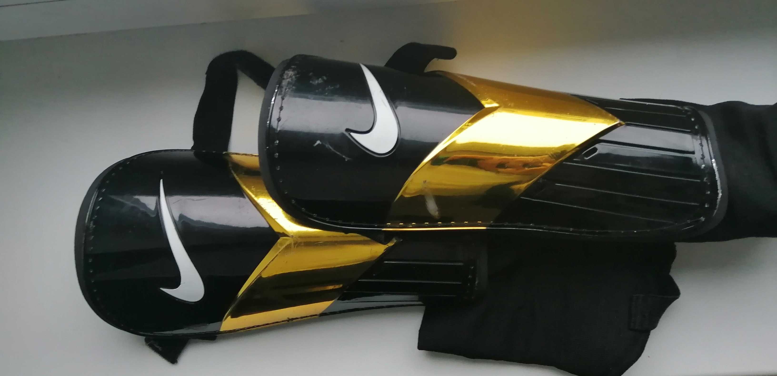 Ochraniacze na łydkę Nike XL
