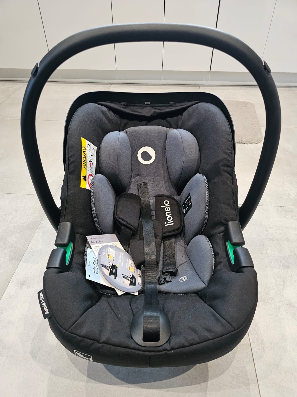 Fotelik samochodowy Lionelo Astrid isize Nosidełko Isofix Pasy naramie