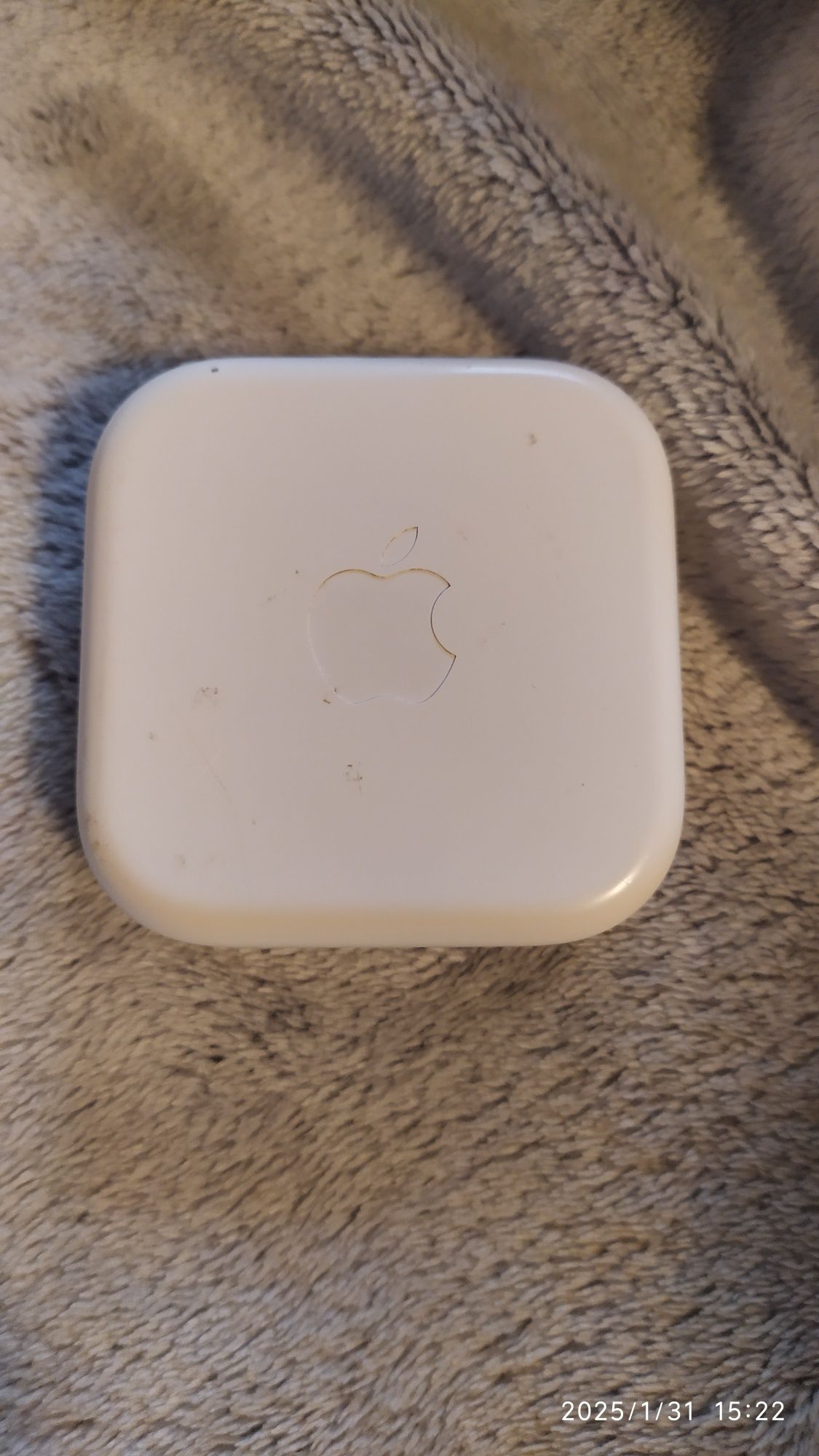 251. Oryginalne pudełko na słuchawki iphone plus kabel