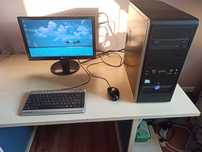 Komputer stacjonarny z monitorem LG Flatron