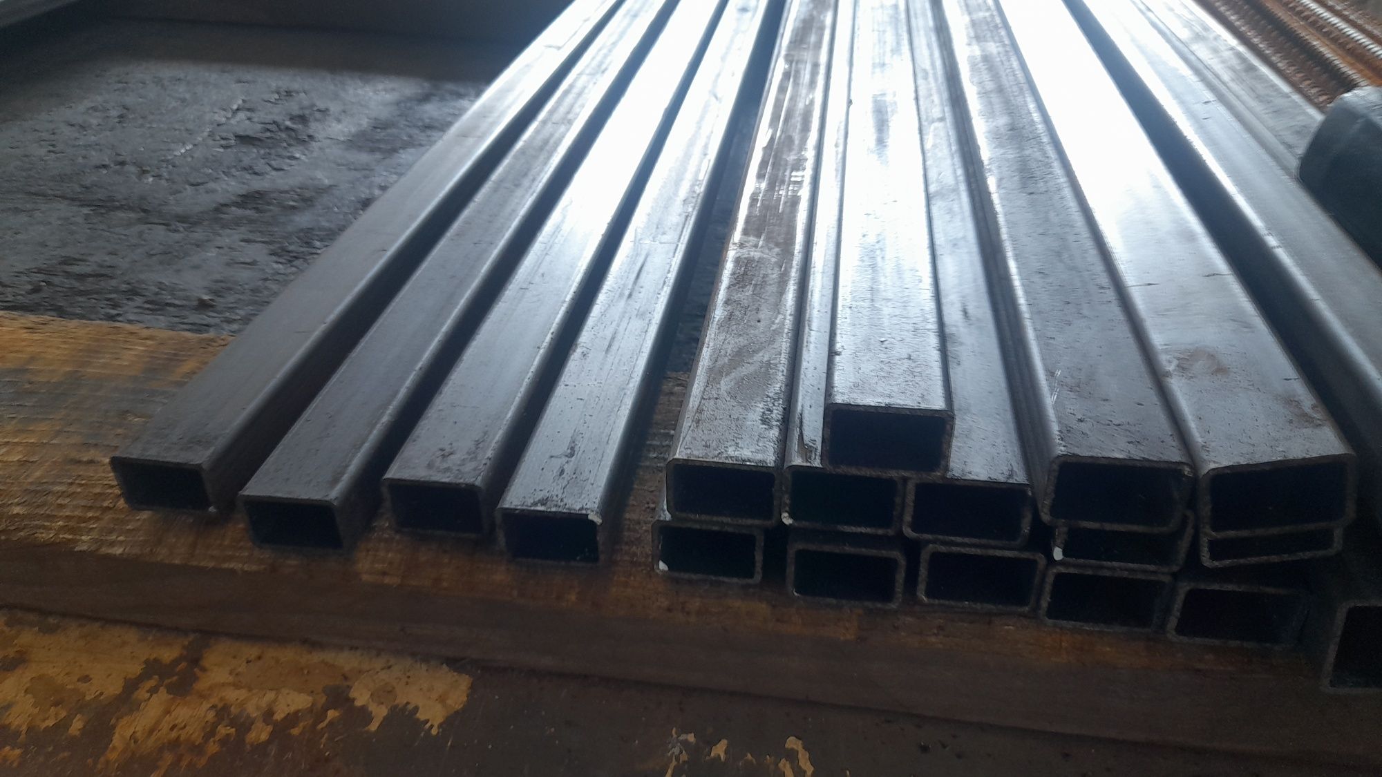Труби прямоугольні 30*20 / 40*20 / 60*40 / 80*60 / 50*30/ 50*25/ 40*25