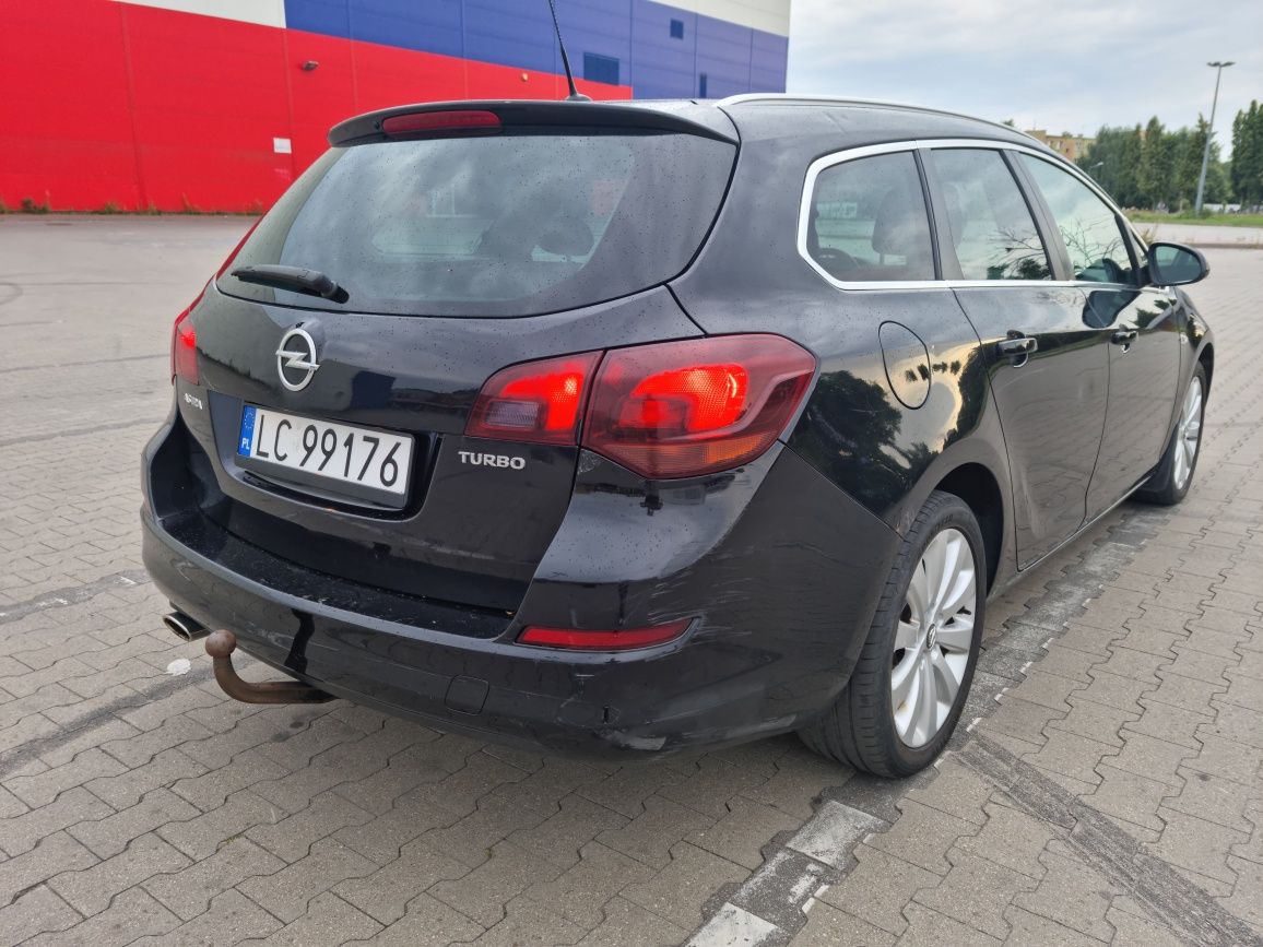 Opel Astra J Cosmo Sport Tourer 1.4 T 140 km bezwypadkowy serwisowany