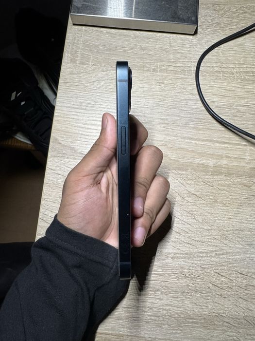 iPhone 13 128gb midnight blue