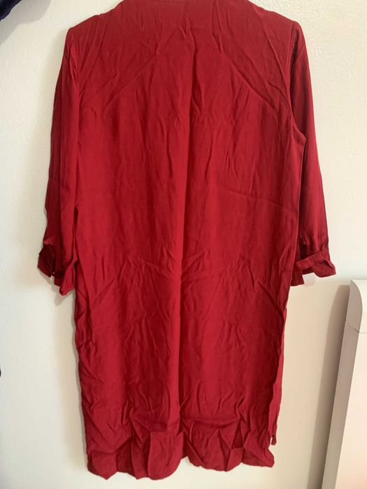 Vestidos de marca praticamente novos