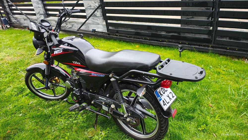 Motocykl WS 125 Benzer