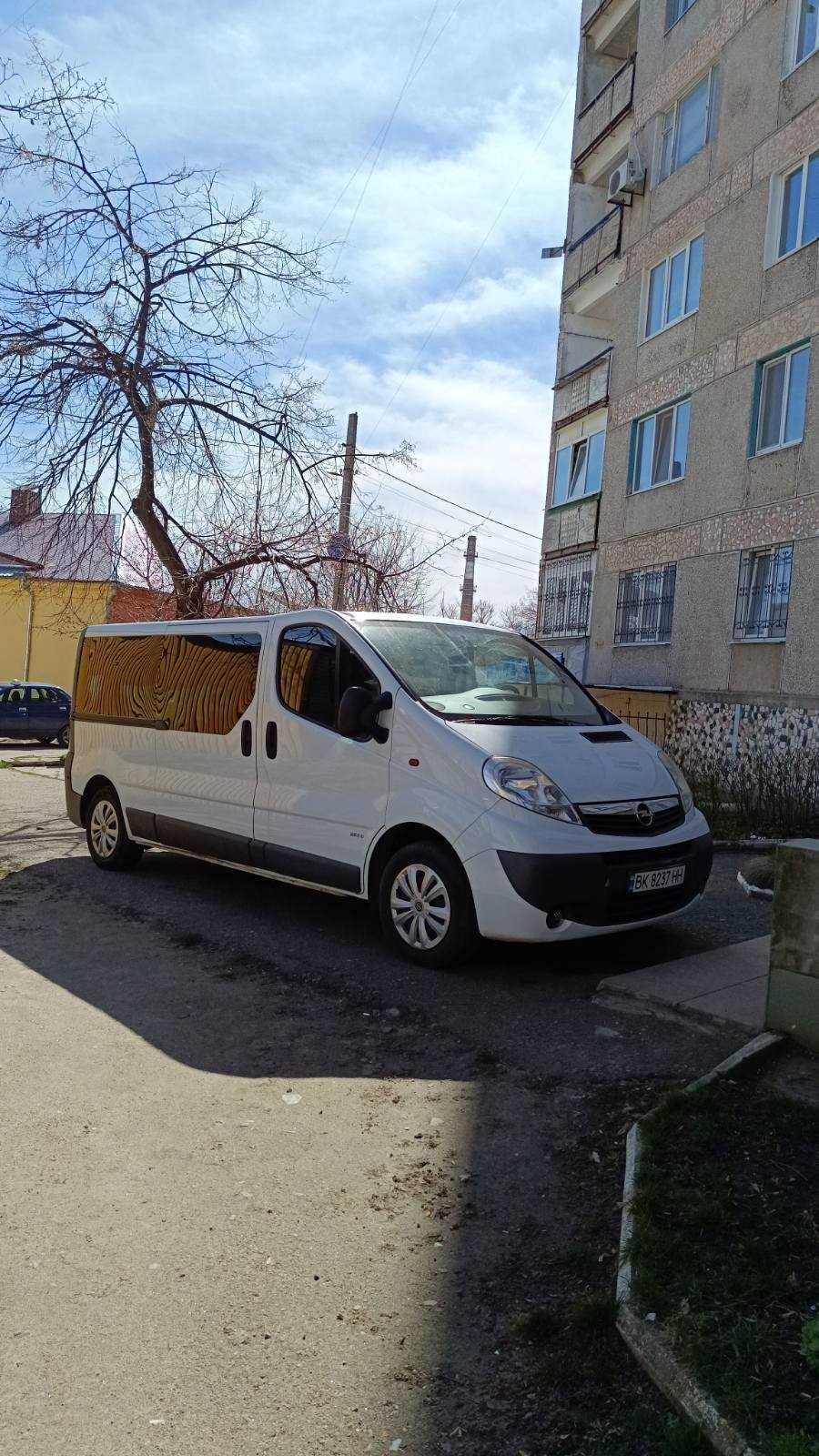 Opel Vivaro 2011