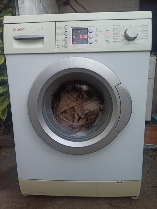 Máquina de Lavar Roupa BOSCH Série 4