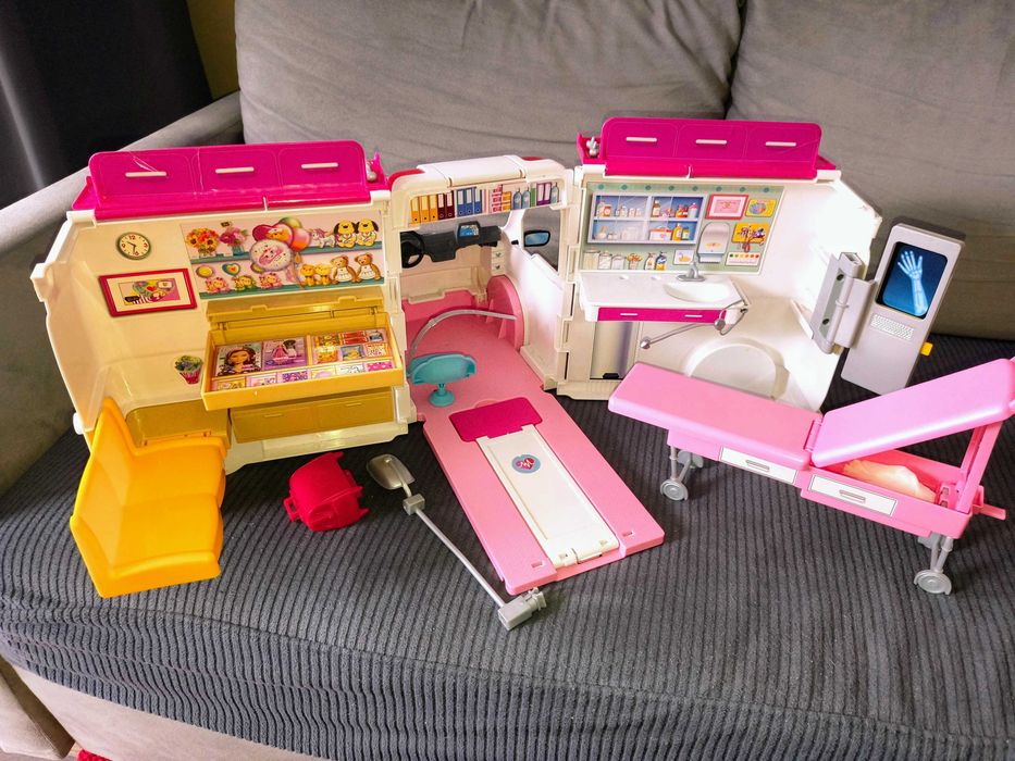 Mobilna klinika Barbie karetka wersja duża