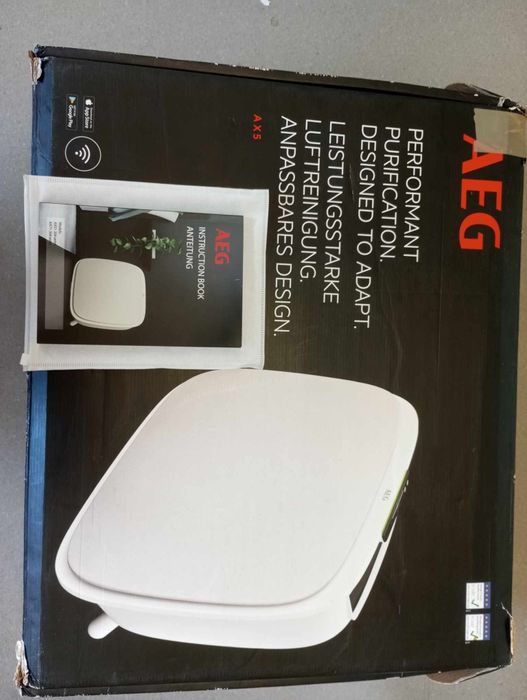 Oczyszczacz powietrza AEG AX51-304WT biały